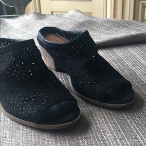 Black mule